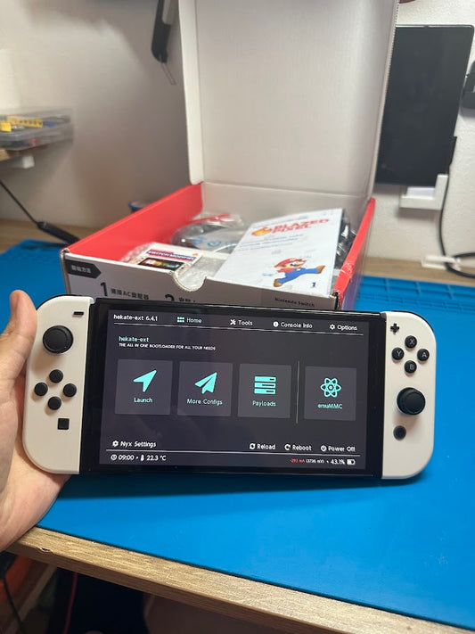 Nintendo Switch OLED Neuve + Carte SD + Jeux