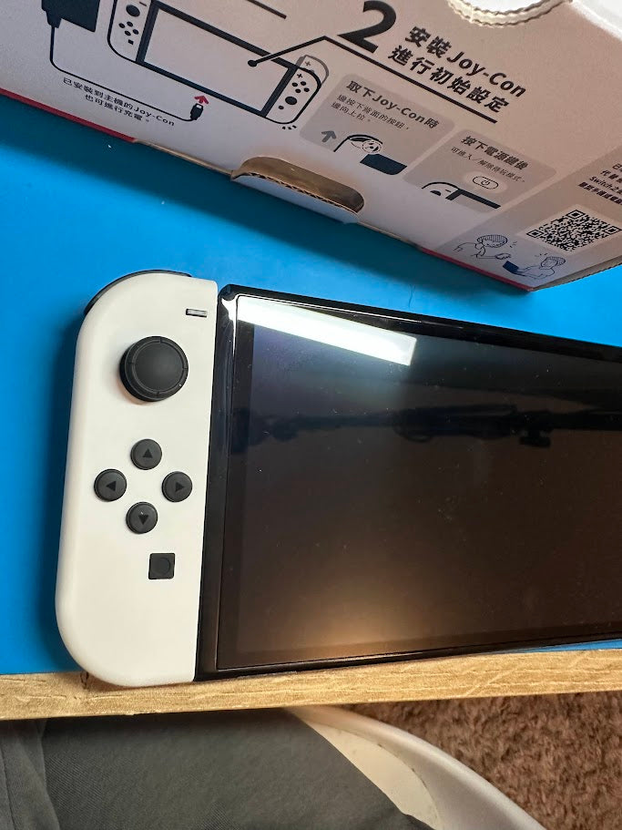 Nintendo Switch OLED Neuve + Carte SD + Jeux